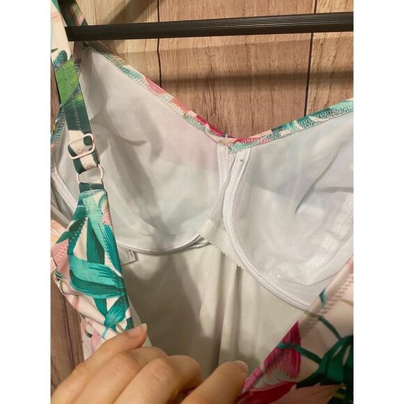 FANTASIE 38DD Langkawi
Twist Front Swimsuit Floral Underwire One-Piece - Picture 9 of 11